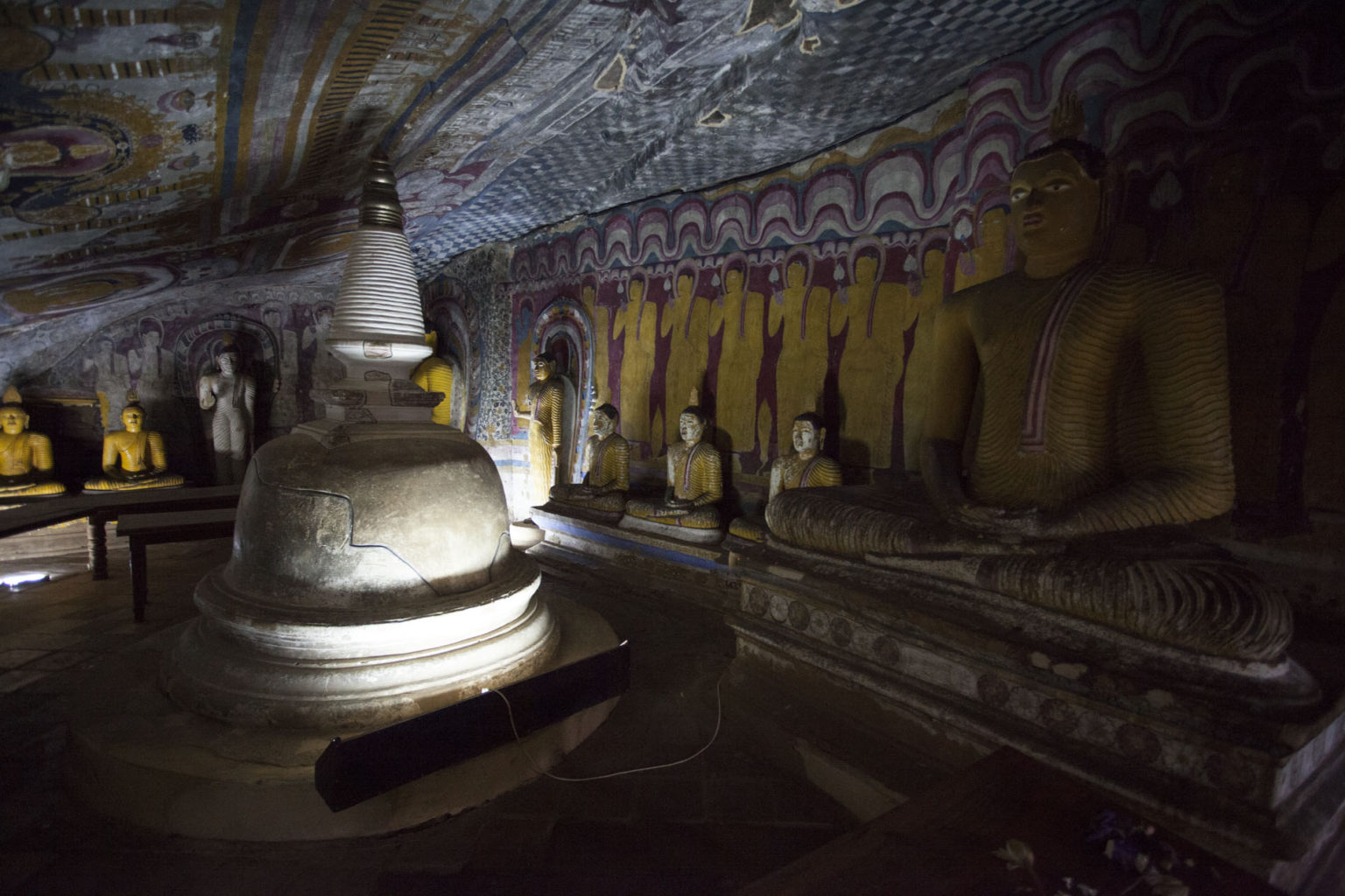 Dambulla - Somawathi - stupa a Budhové