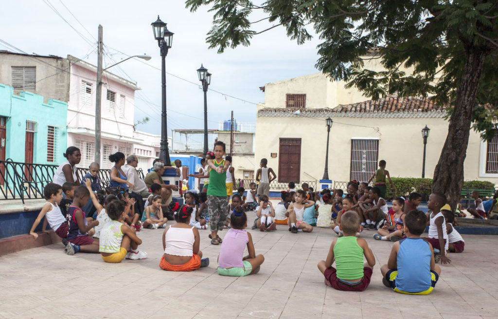 Santiago de Cuba - škola hrou