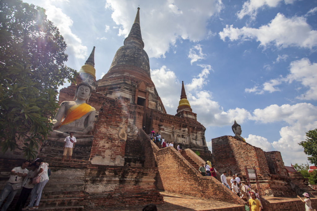 Pohled ze shora z chramu Wat Yai Chaimongkhon